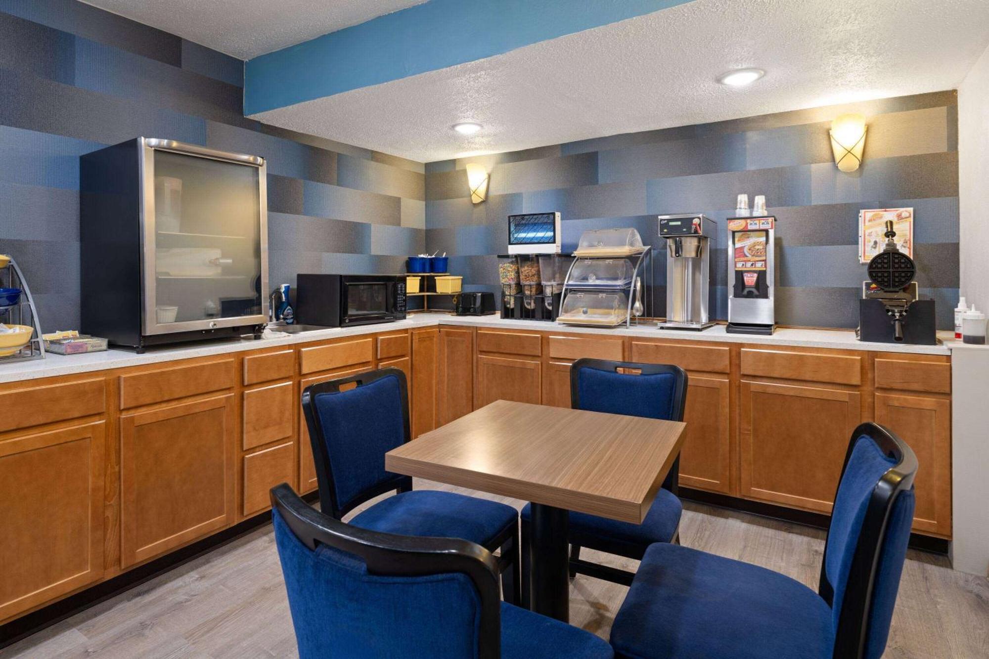Days Inn & Suites By Wyndham Kokomo Luaran gambar
